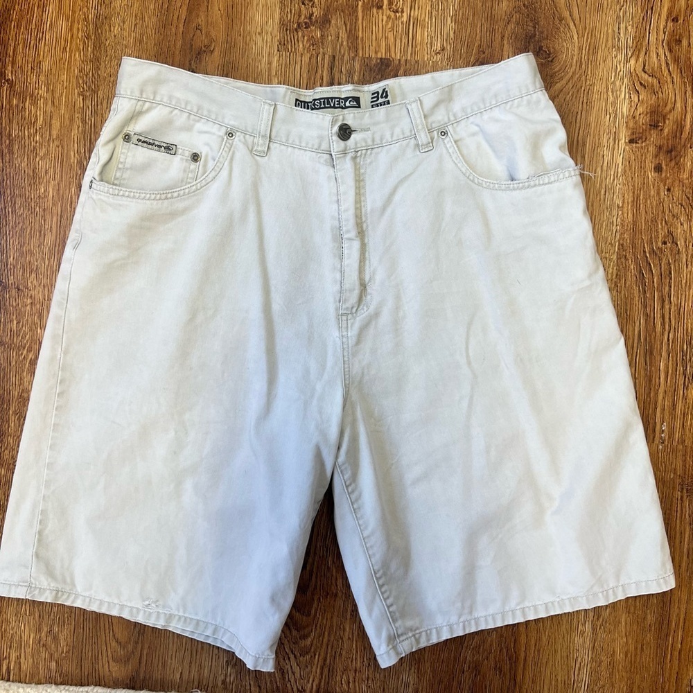 Quiksilver Men's Vintage Cream Khaki Shorts Size 34 90s Y2K